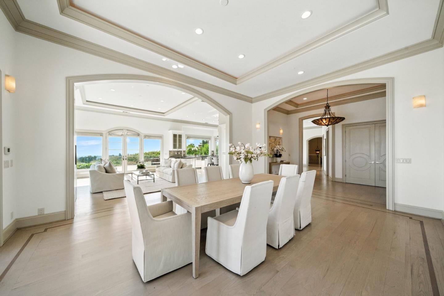 Detail Gallery Image 9 of 65 For 12252 Menalto Dr, Los Altos Hills,  CA 94022 - 5 Beds | 5/2 Baths