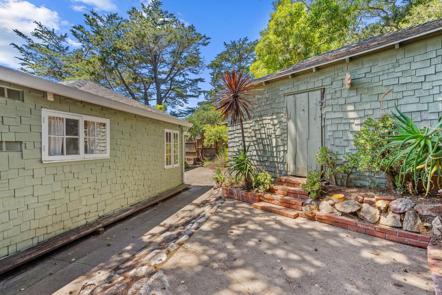 Detail Gallery Image 25 of 31 For 0 Santa Fe 6 Sw of Ocean Ave, Carmel,  CA 93923 - 2 Beds | 2 Baths