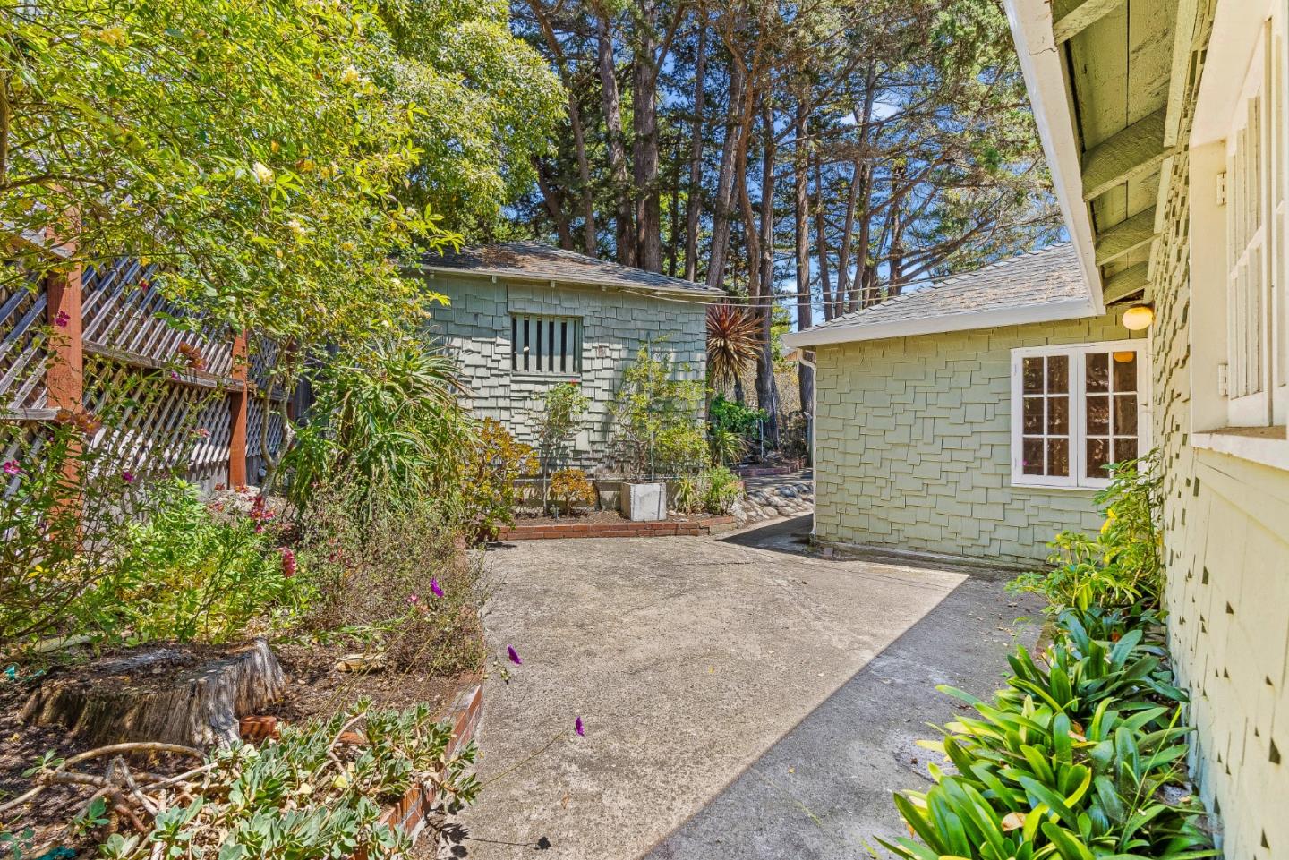 Detail Gallery Image 28 of 31 For 0 Santa Fe 6 Sw of Ocean Ave, Carmel,  CA 93923 - 2 Beds | 2 Baths