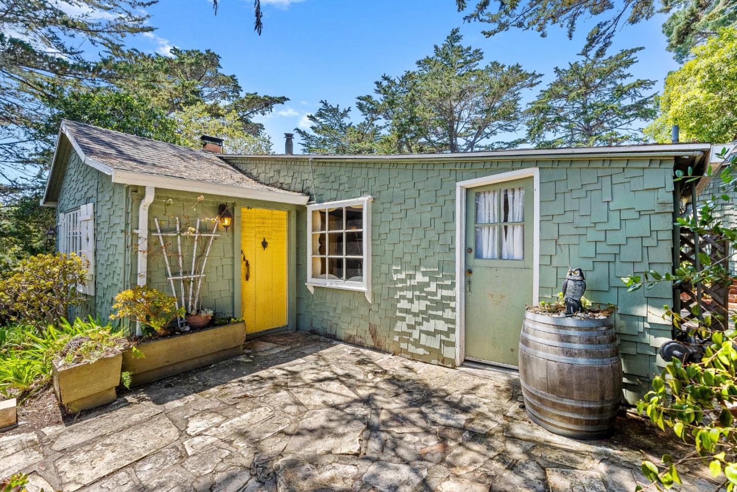 Detail Gallery Image 3 of 31 For 0 Santa Fe 6 Sw of Ocean Ave, Carmel,  CA 93923 - 2 Beds | 2 Baths