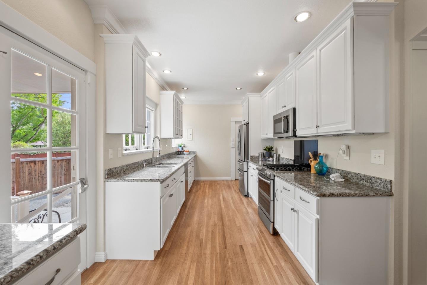 Detail Gallery Image 20 of 67 For 1690 Cordilleras Rd, Redwood City,  CA 94062 - 5 Beds | 5 Baths
