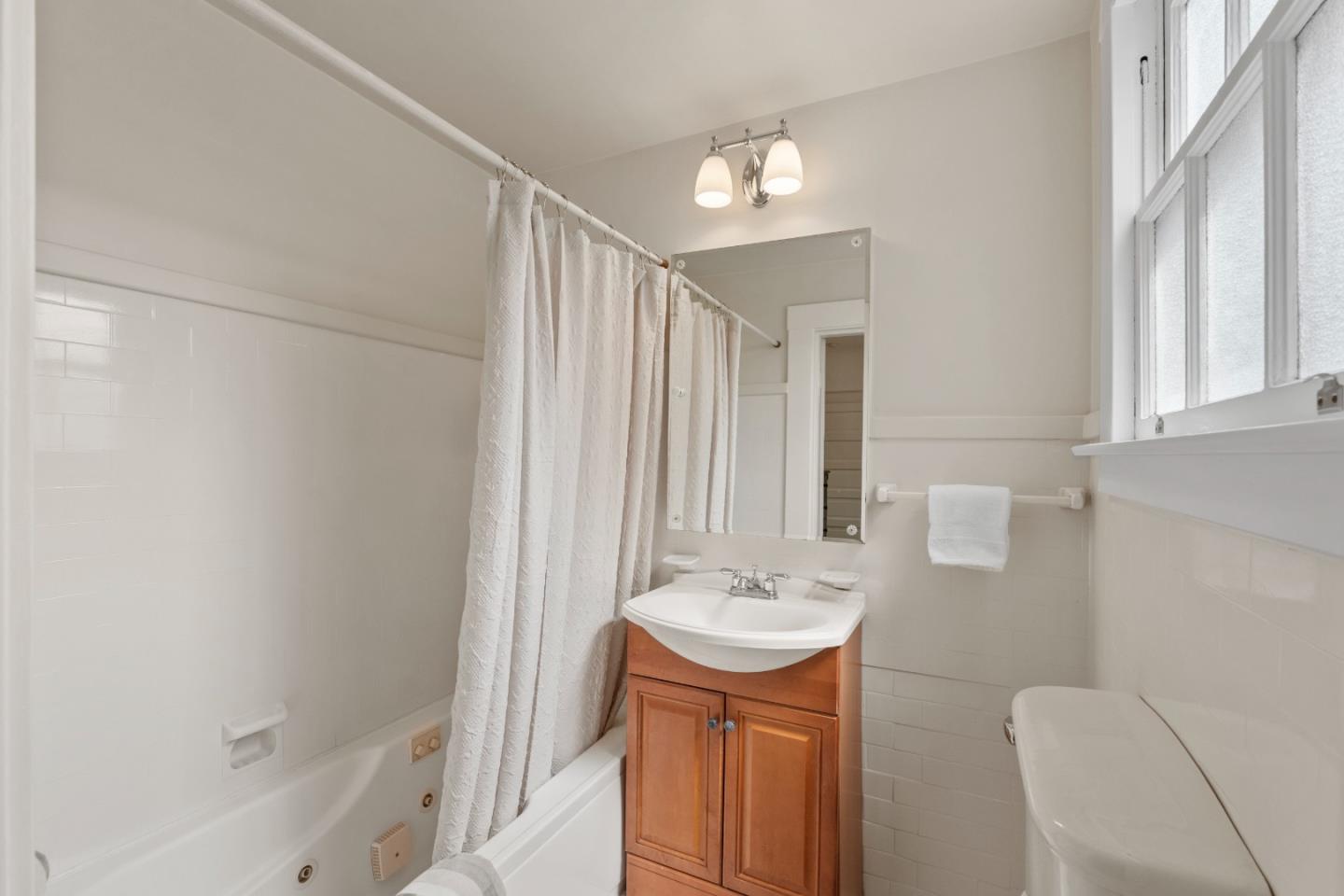 Detail Gallery Image 38 of 67 For 1690 Cordilleras Rd, Redwood City,  CA 94062 - 5 Beds | 5 Baths