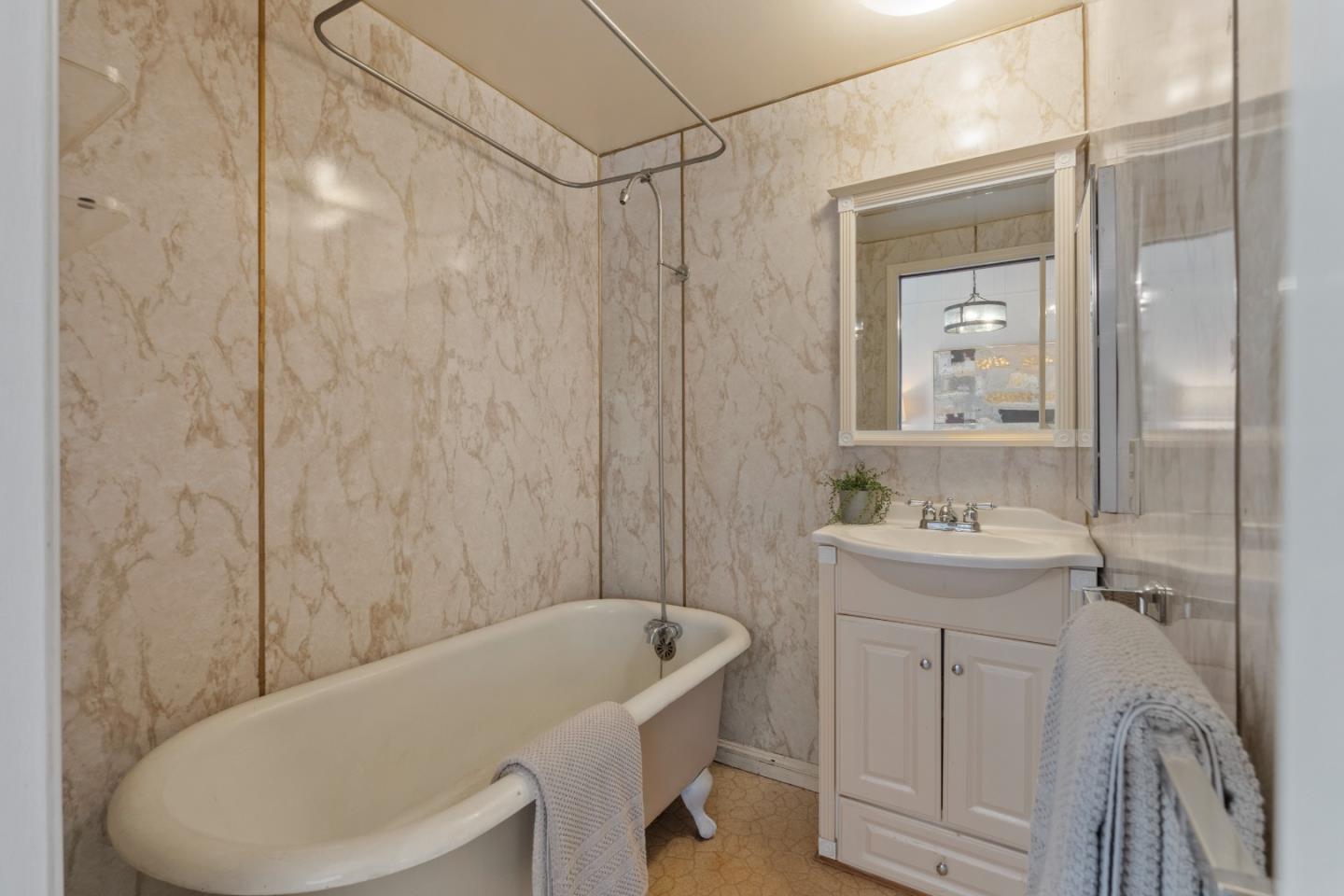 Detail Gallery Image 46 of 67 For 1690 Cordilleras Rd, Redwood City,  CA 94062 - 5 Beds | 5 Baths