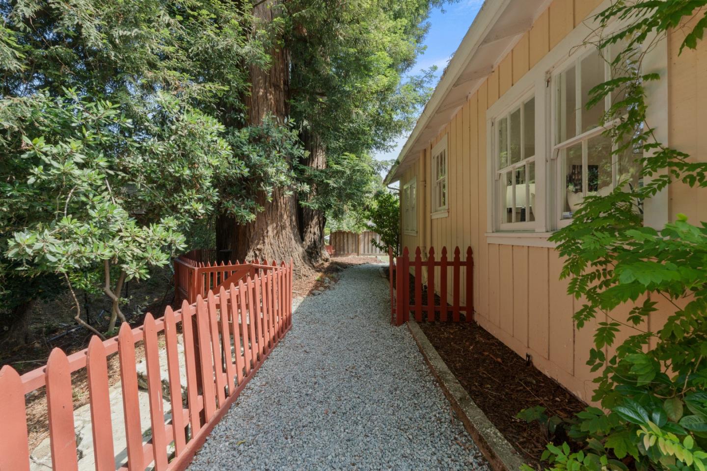 Detail Gallery Image 51 of 67 For 1690 Cordilleras Rd, Redwood City,  CA 94062 - 5 Beds | 5 Baths