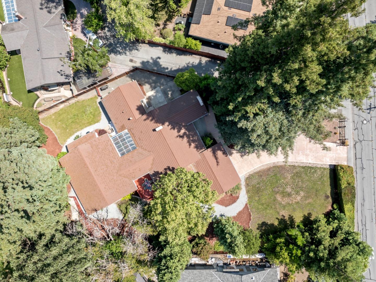 Detail Gallery Image 60 of 67 For 1690 Cordilleras Rd, Redwood City,  CA 94062 - 5 Beds | 5 Baths