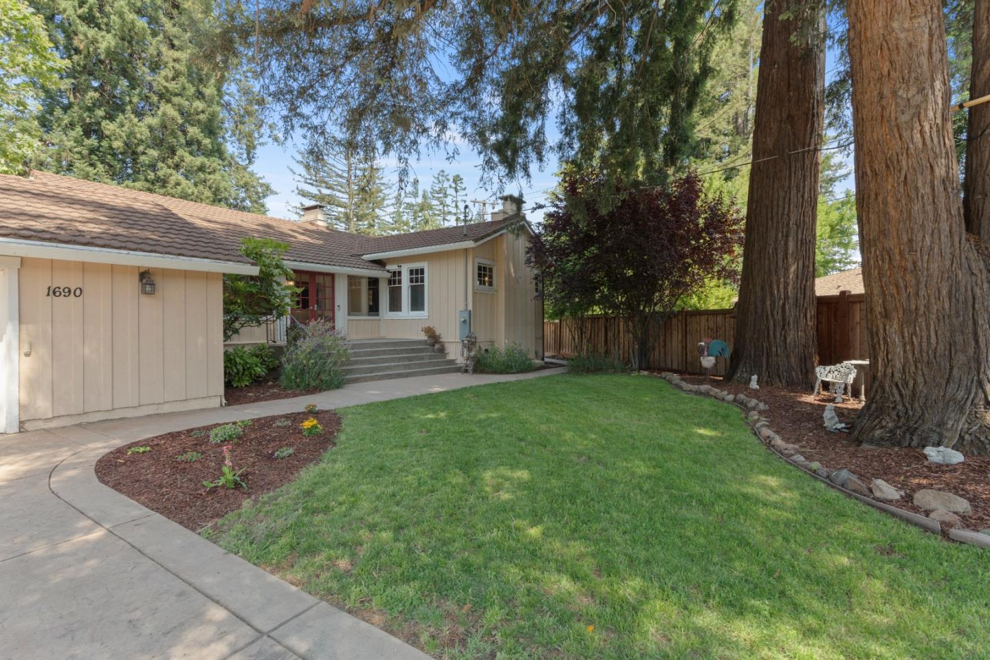 Detail Gallery Image 7 of 67 For 1690 Cordilleras Rd, Redwood City,  CA 94062 - 5 Beds | 5 Baths