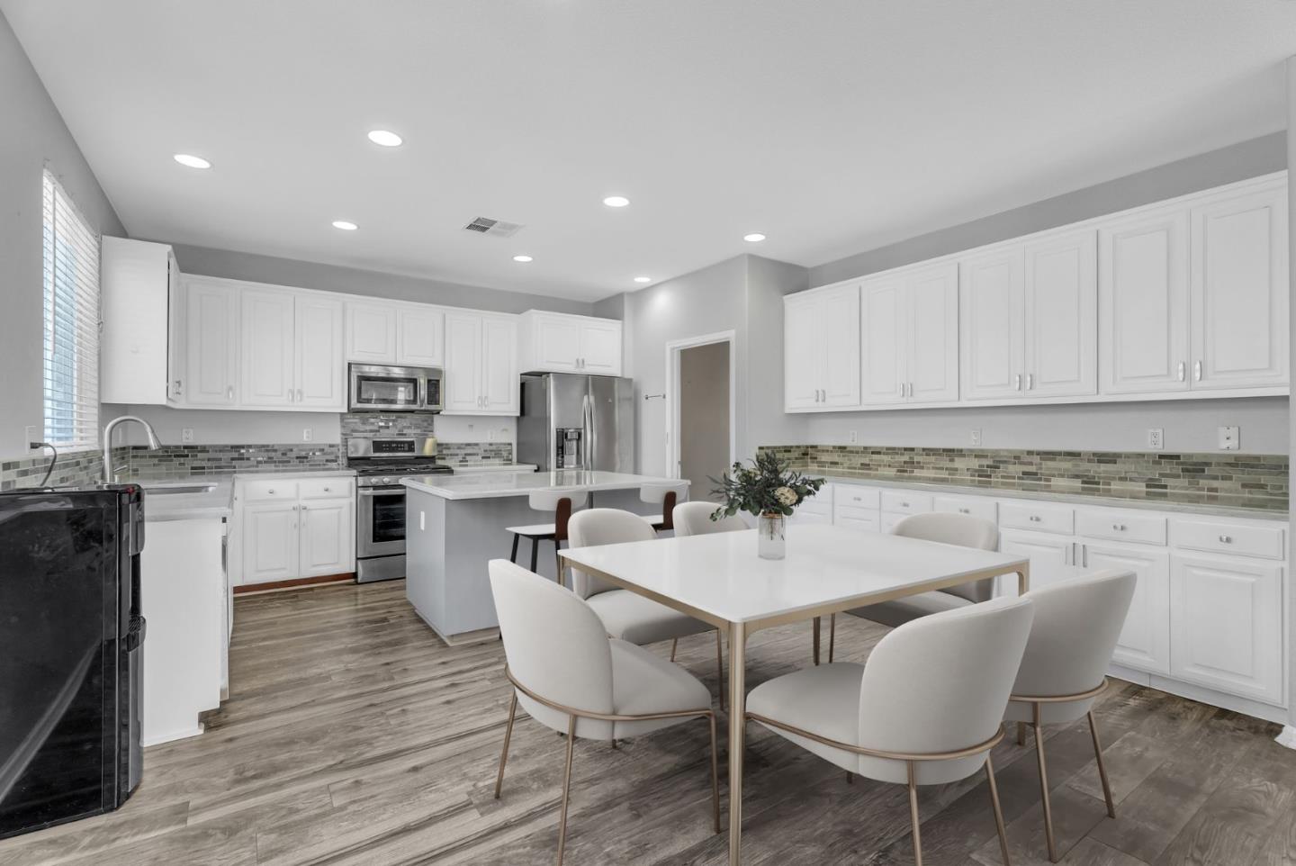 Detail Gallery Image 5 of 84 For 14 Bramante Ct, Oakley,  CA 94561 - 5 Beds | 3 Baths