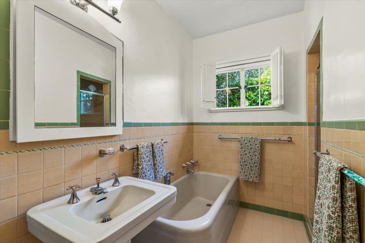 Detail Gallery Image 23 of 30 For 731 5th St, Gilroy,  CA 95020 - 3 Beds | 2/1 Baths