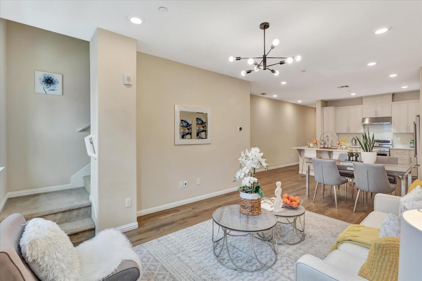 Detail Gallery Image 8 of 36 For 1969 Galileo Ln, San Jose,  CA 95133 - 3 Beds | 3 Baths