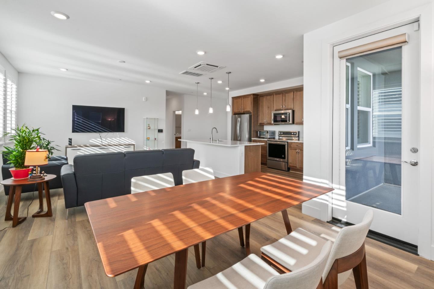 Detail Gallery Image 12 of 52 For 2835 5th St, Alameda,  CA 94501 - 2 Beds | 2 Baths