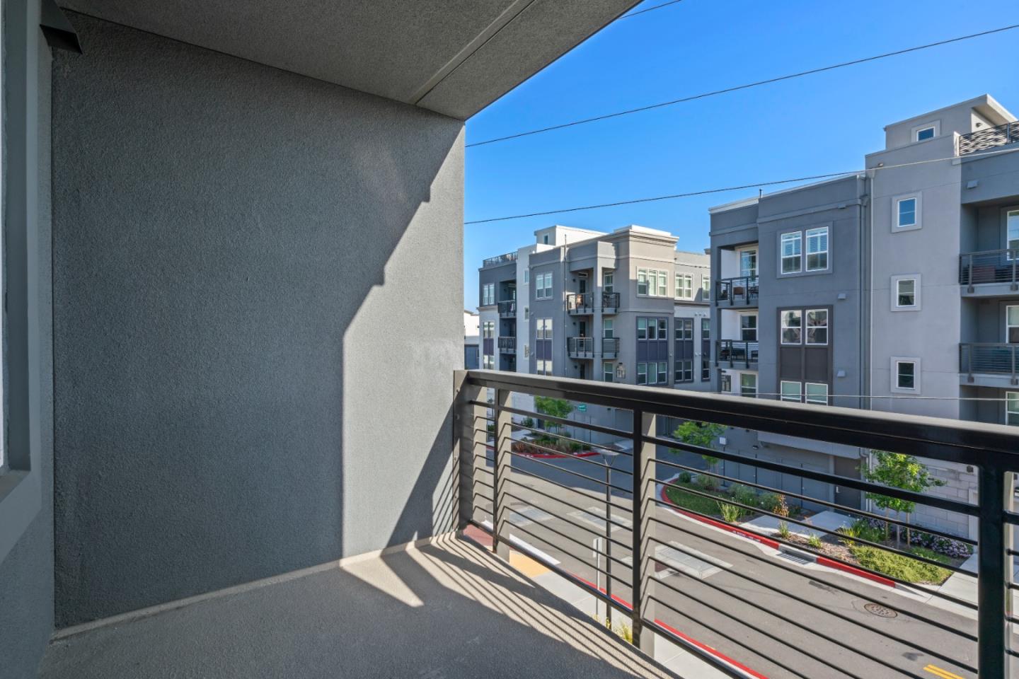Detail Gallery Image 13 of 52 For 2835 5th St, Alameda,  CA 94501 - 2 Beds | 2 Baths