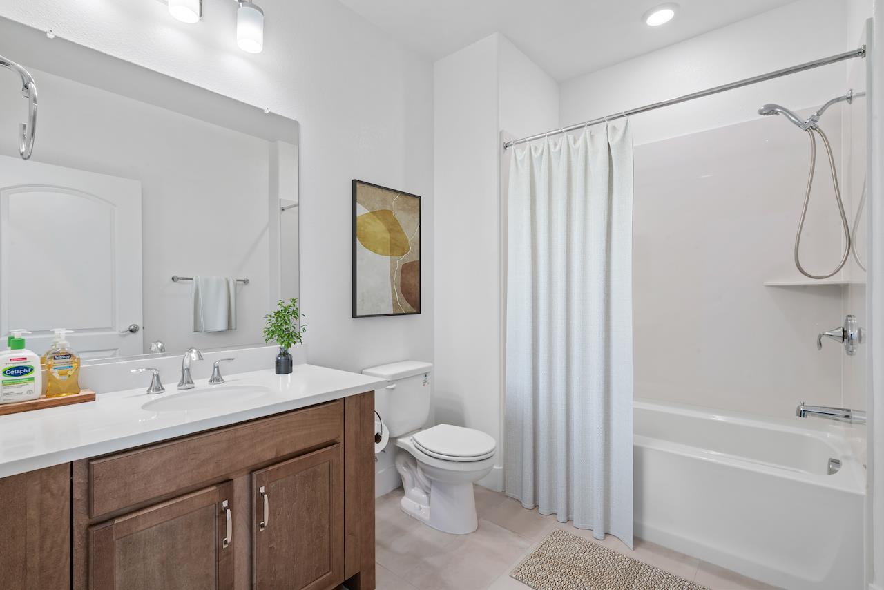 Detail Gallery Image 16 of 52 For 2835 5th St, Alameda,  CA 94501 - 2 Beds | 2 Baths