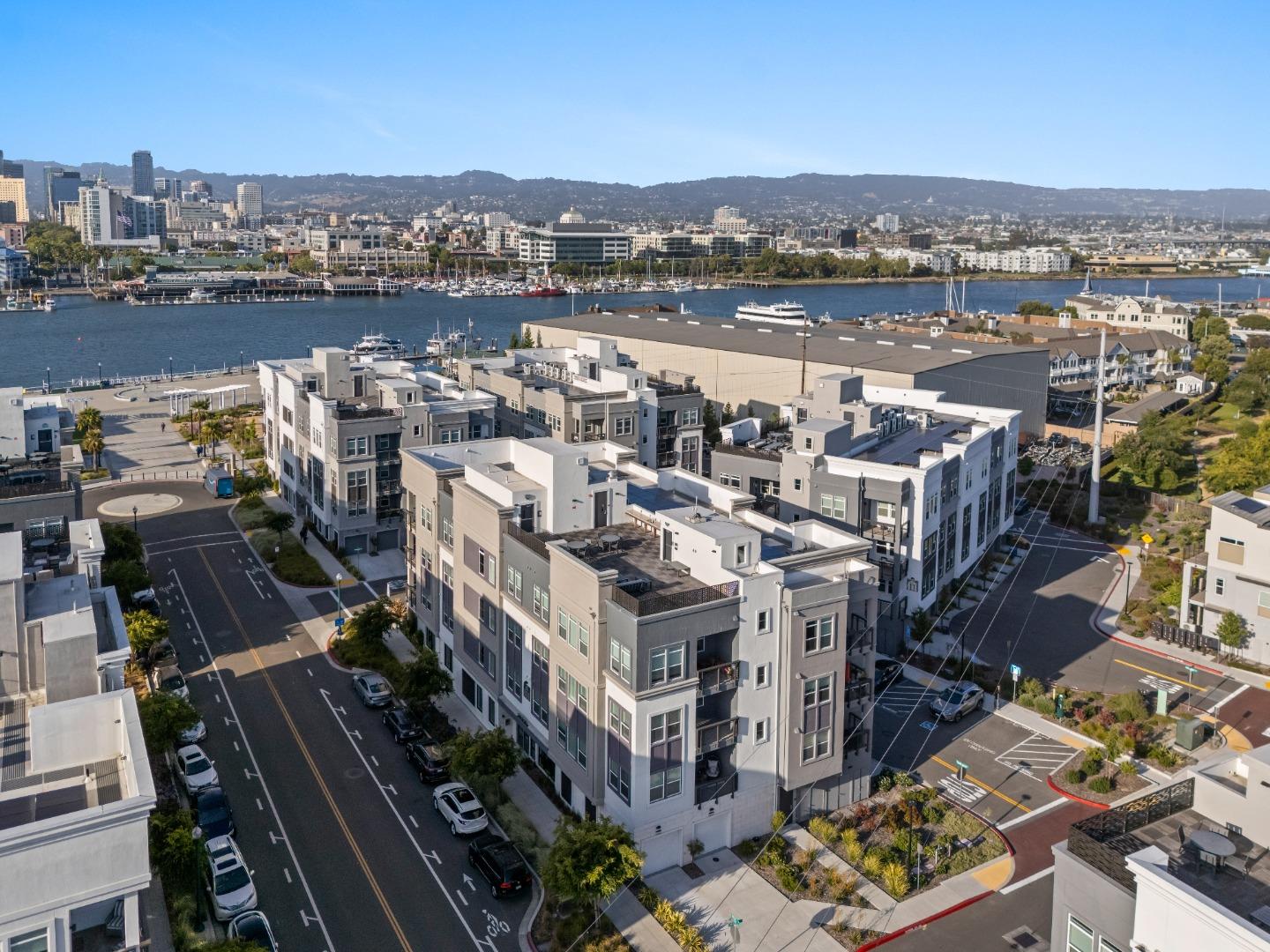Detail Gallery Image 32 of 52 For 2835 5th St, Alameda,  CA 94501 - 2 Beds | 2 Baths