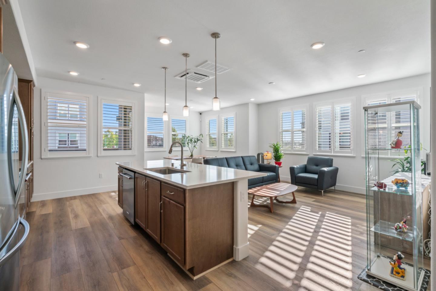 Detail Gallery Image 7 of 52 For 2835 5th St, Alameda,  CA 94501 - 2 Beds | 2 Baths