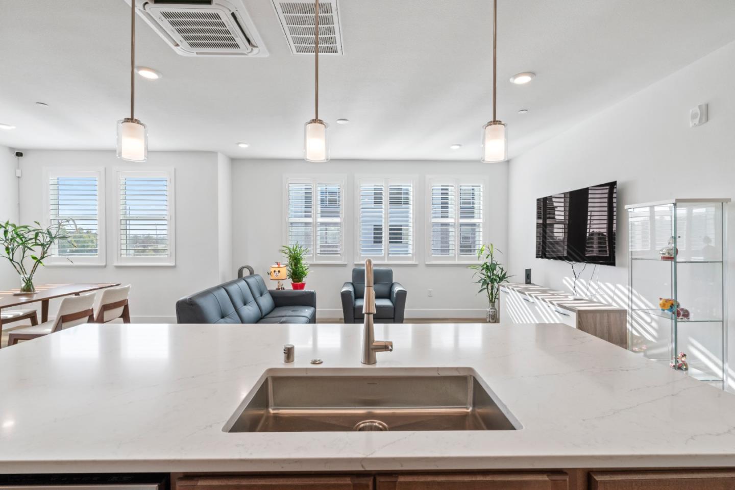 Detail Gallery Image 9 of 52 For 2835 5th St, Alameda,  CA 94501 - 2 Beds | 2 Baths