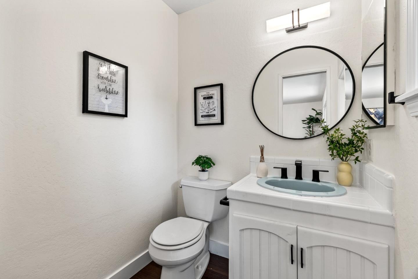 Detail Gallery Image 11 of 42 For 227 Center Ave, Aptos,  CA 95003 - 3 Beds | 2/1 Baths