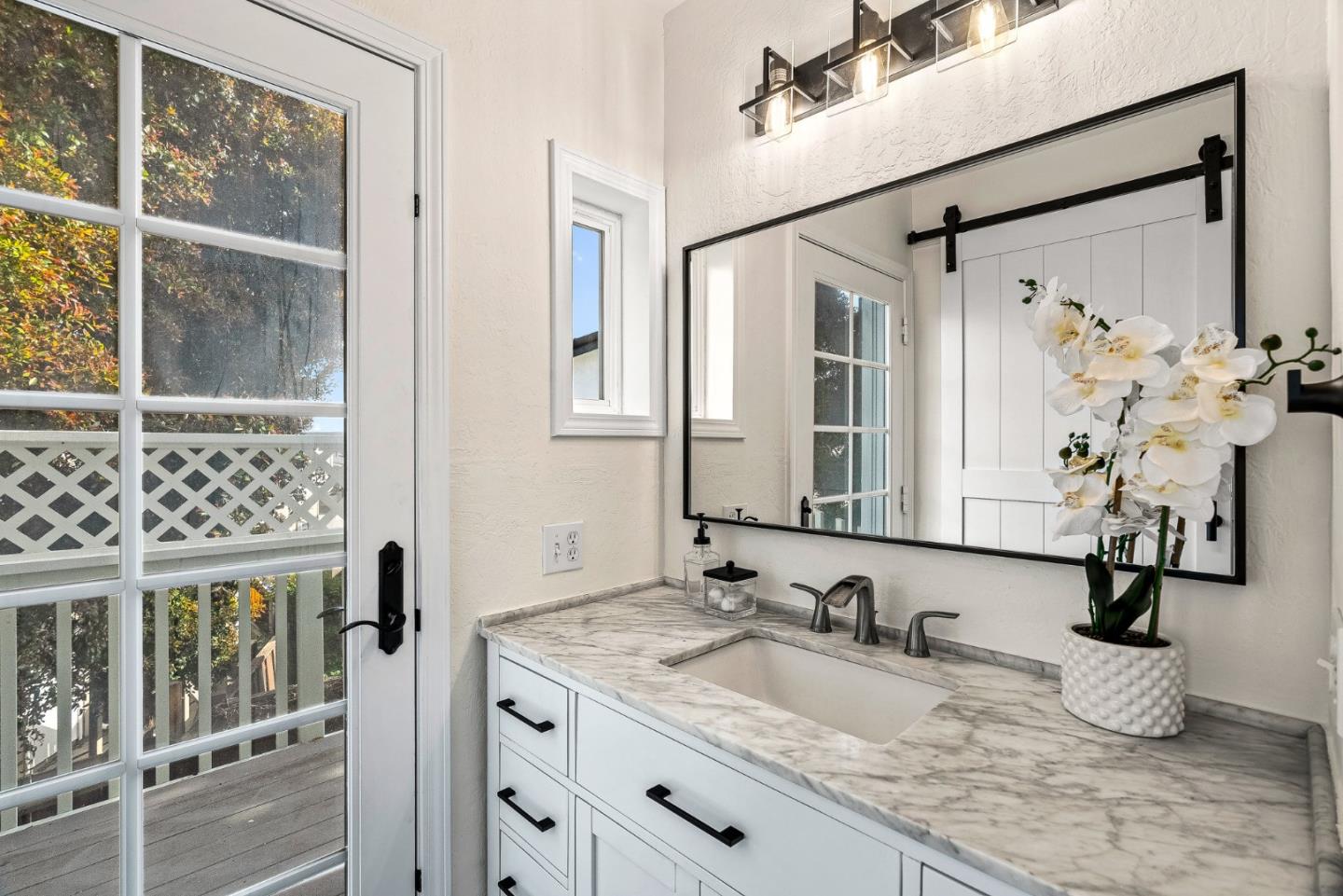 Detail Gallery Image 15 of 42 For 227 Center Ave, Aptos,  CA 95003 - 3 Beds | 2/1 Baths
