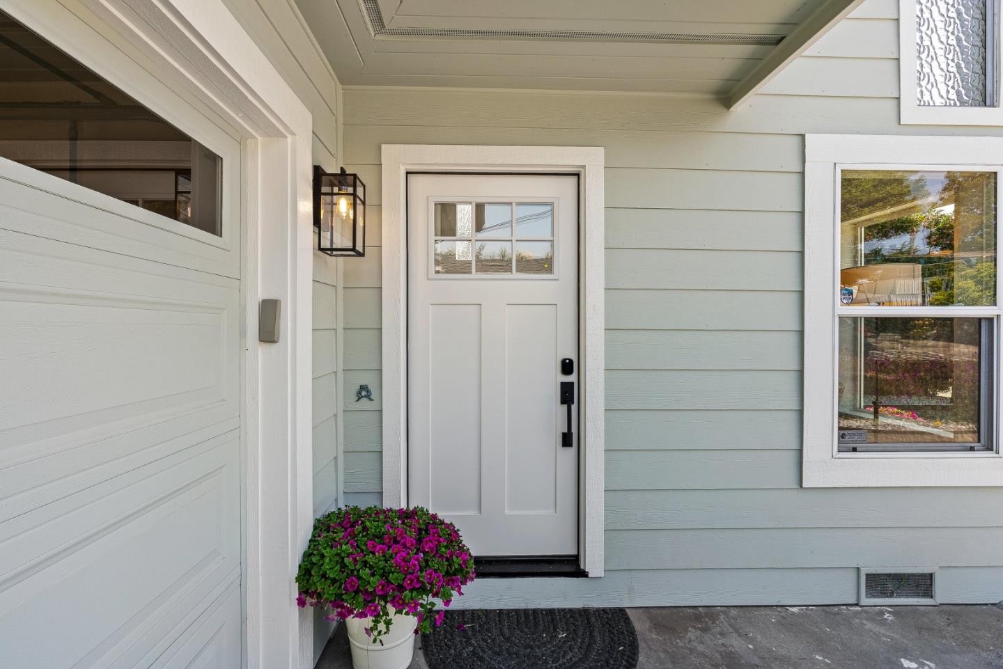 Detail Gallery Image 3 of 42 For 227 Center Ave, Aptos,  CA 95003 - 3 Beds | 2/1 Baths