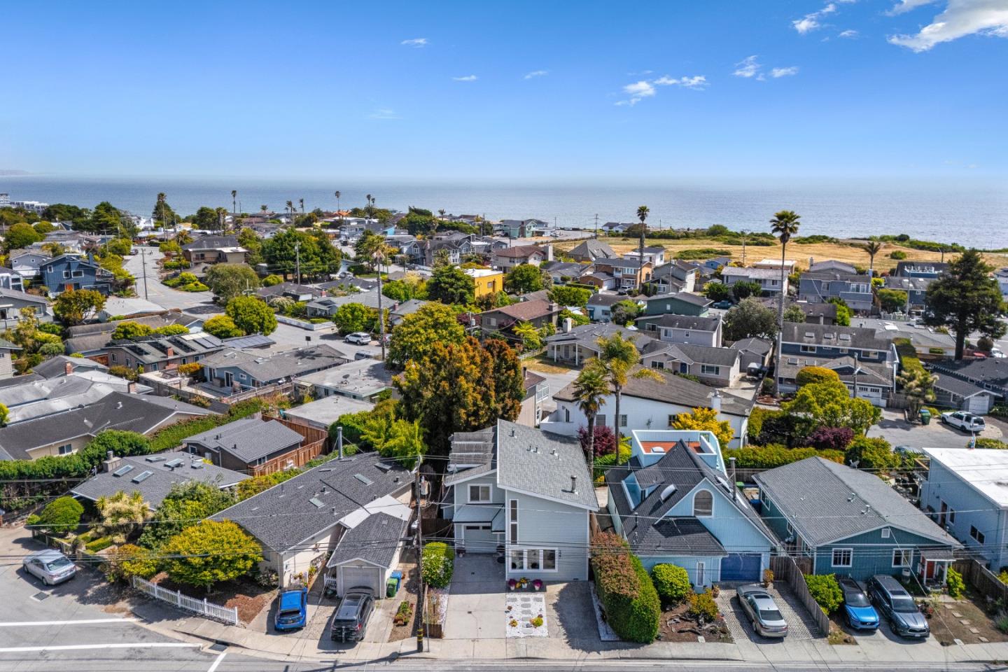 Detail Gallery Image 31 of 42 For 227 Center Ave, Aptos,  CA 95003 - 3 Beds | 2/1 Baths