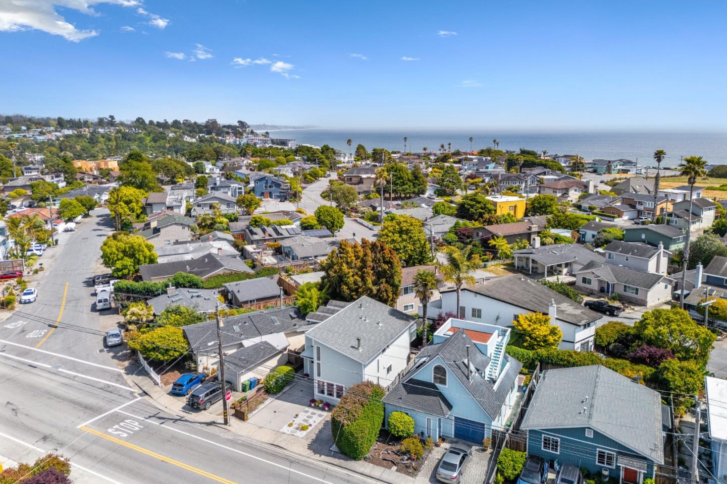 Detail Gallery Image 32 of 42 For 227 Center Ave, Aptos,  CA 95003 - 3 Beds | 2/1 Baths