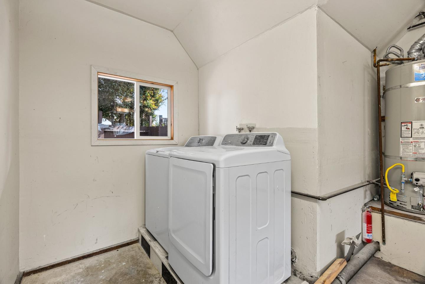 Detail Gallery Image 36 of 42 For 227 Center Ave, Aptos,  CA 95003 - 3 Beds | 2/1 Baths