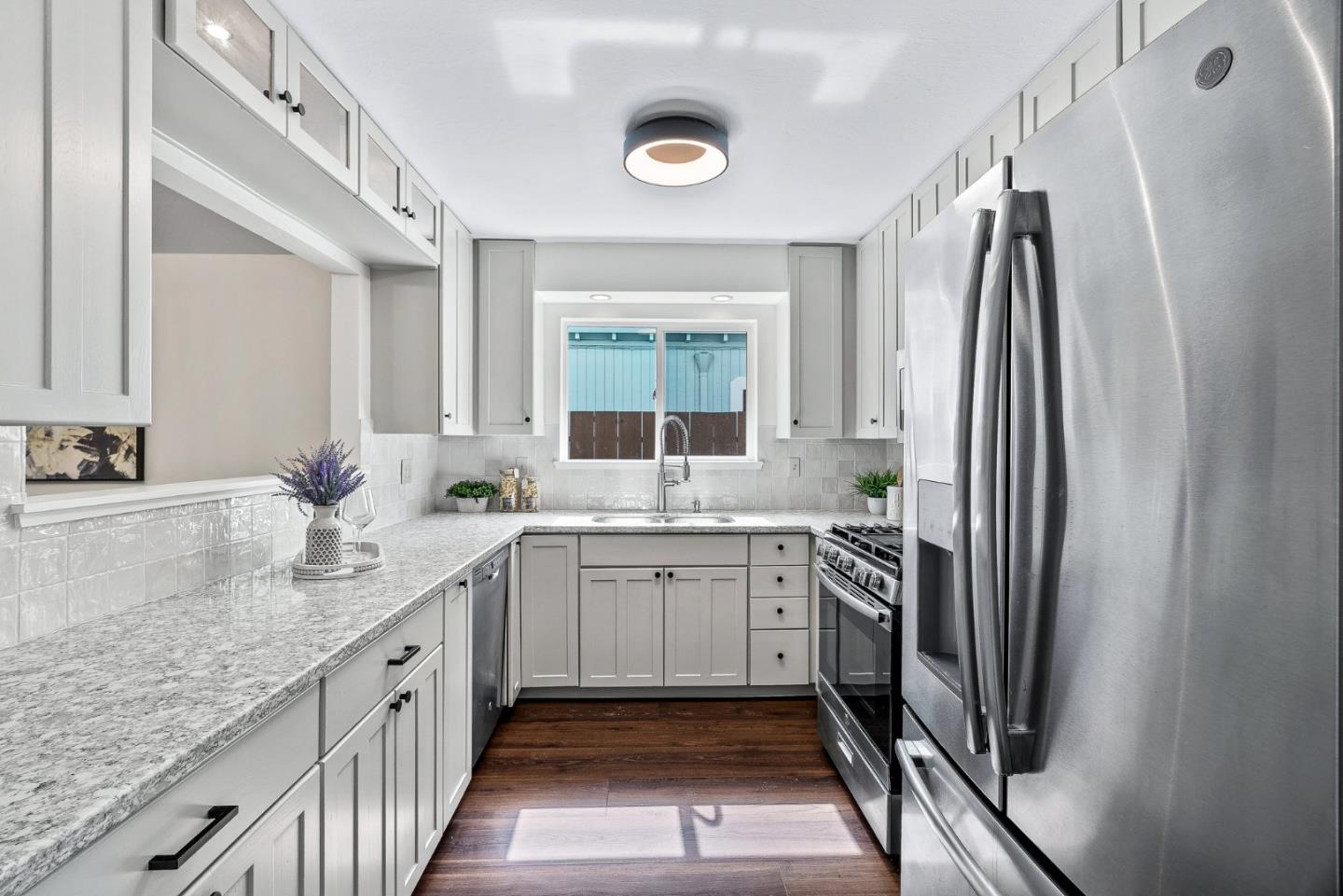 Detail Gallery Image 6 of 42 For 227 Center Ave, Aptos,  CA 95003 - 3 Beds | 2/1 Baths