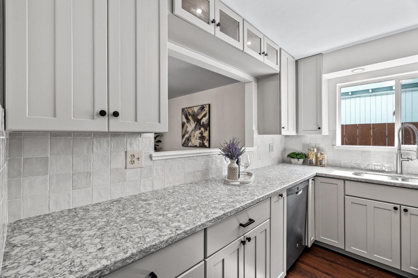 Detail Gallery Image 7 of 42 For 227 Center Ave, Aptos,  CA 95003 - 3 Beds | 2/1 Baths