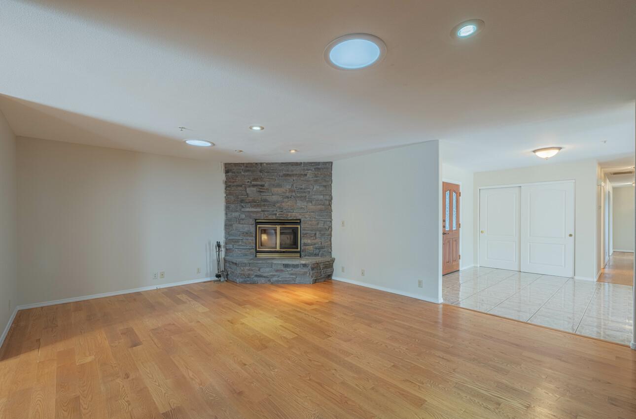Detail Gallery Image 20 of 61 For 21220 Valle San Juan Dr, Salinas,  CA 93907 - 3 Beds | 3 Baths