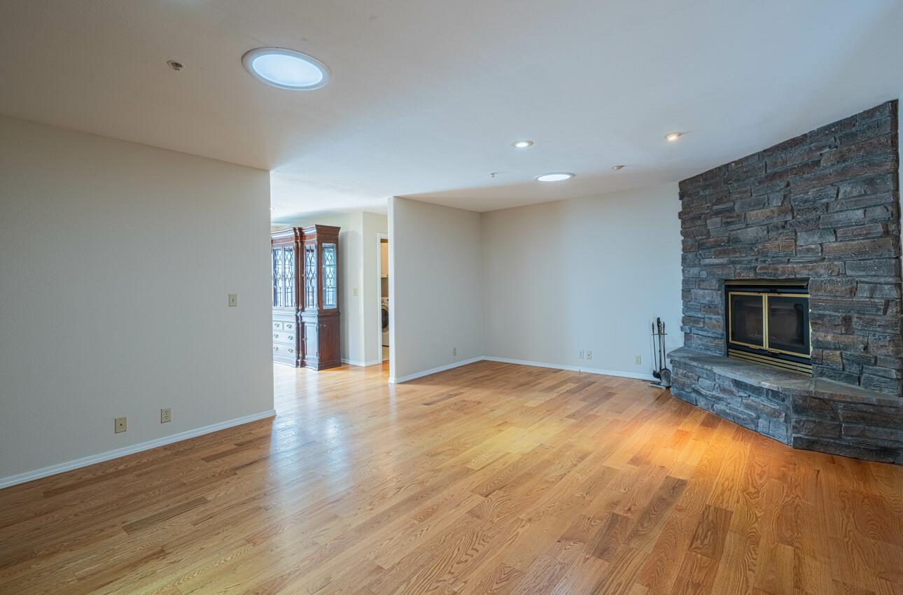 Detail Gallery Image 22 of 61 For 21220 Valle San Juan Dr, Salinas,  CA 93907 - 3 Beds | 3 Baths