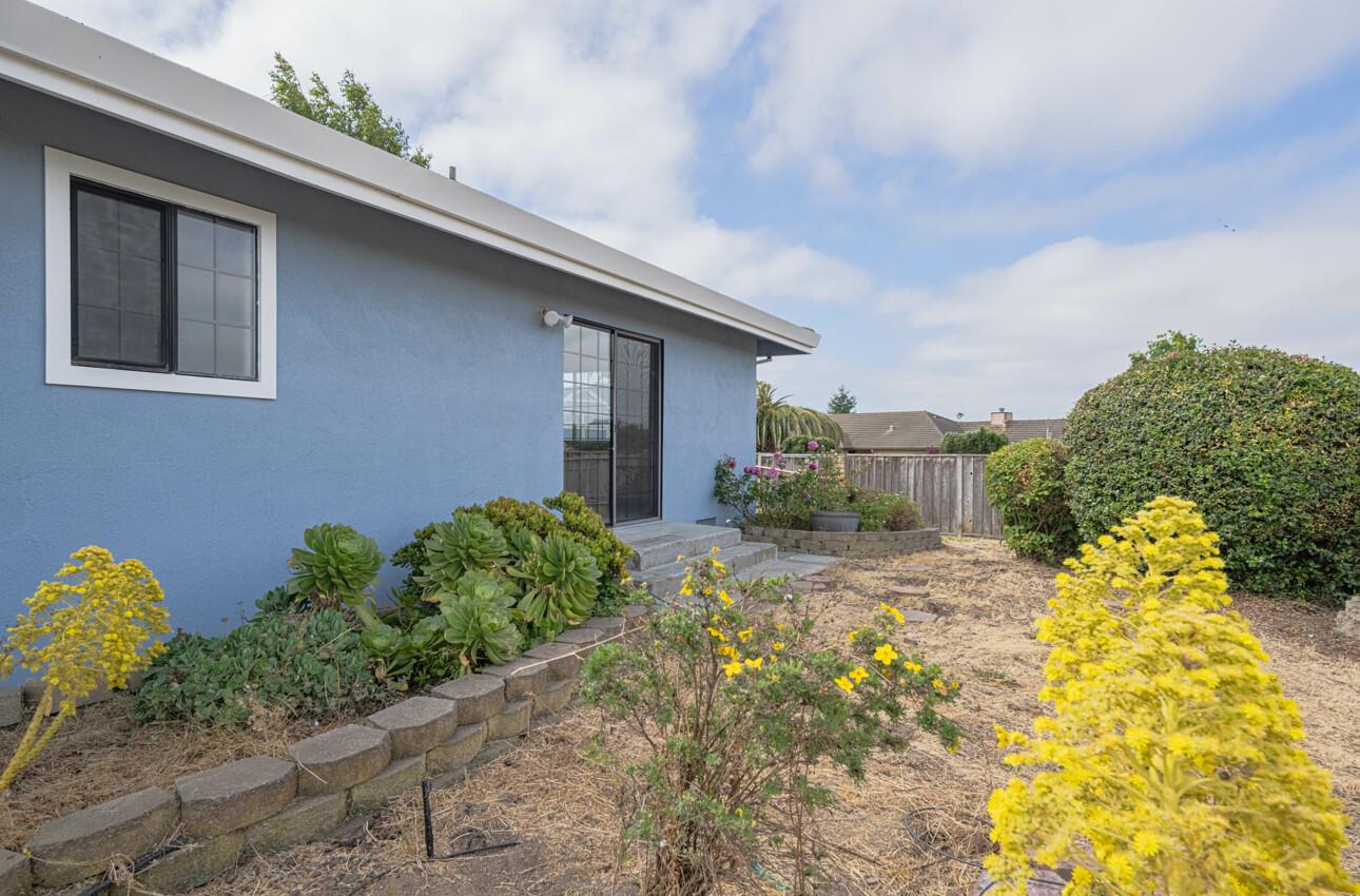 Detail Gallery Image 31 of 61 For 21220 Valle San Juan Dr, Salinas,  CA 93907 - 3 Beds | 3 Baths