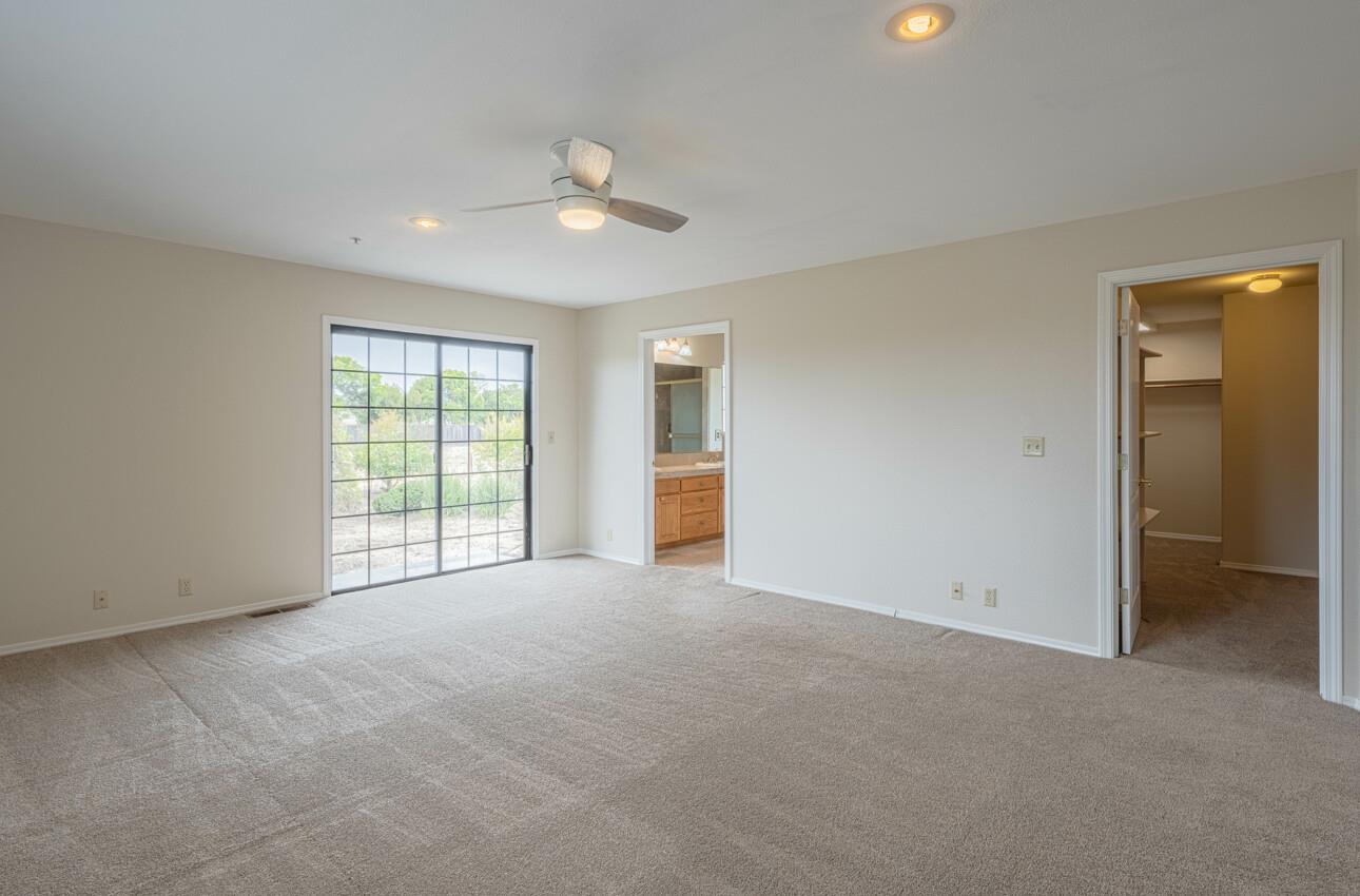 Detail Gallery Image 33 of 61 For 21220 Valle San Juan Dr, Salinas,  CA 93907 - 3 Beds | 3 Baths
