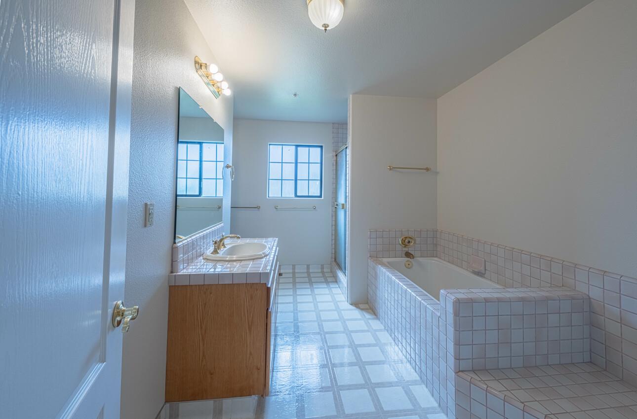 Detail Gallery Image 44 of 61 For 21220 Valle San Juan Dr, Salinas,  CA 93907 - 3 Beds | 3 Baths