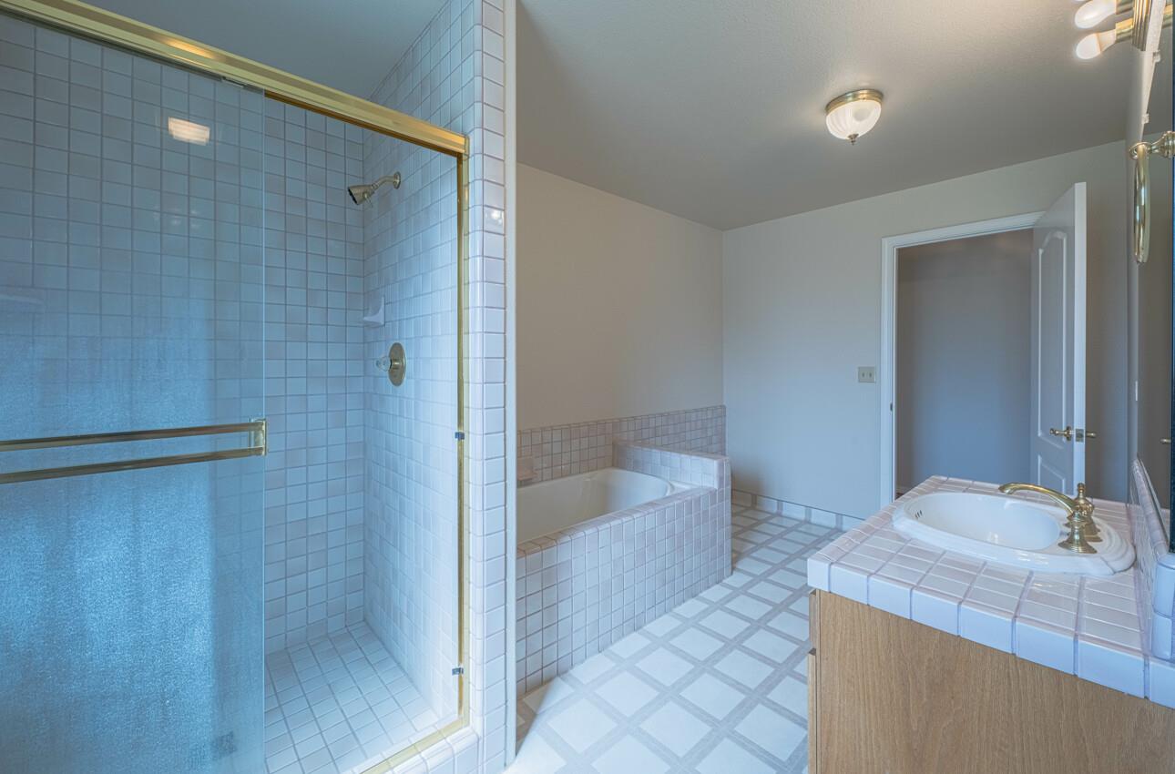 Detail Gallery Image 46 of 61 For 21220 Valle San Juan Dr, Salinas,  CA 93907 - 3 Beds | 3 Baths