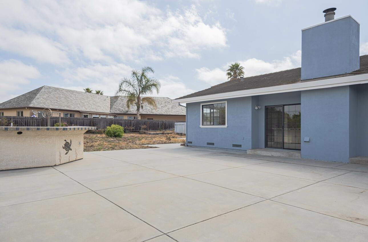 Detail Gallery Image 49 of 61 For 21220 Valle San Juan Dr, Salinas,  CA 93907 - 3 Beds | 3 Baths