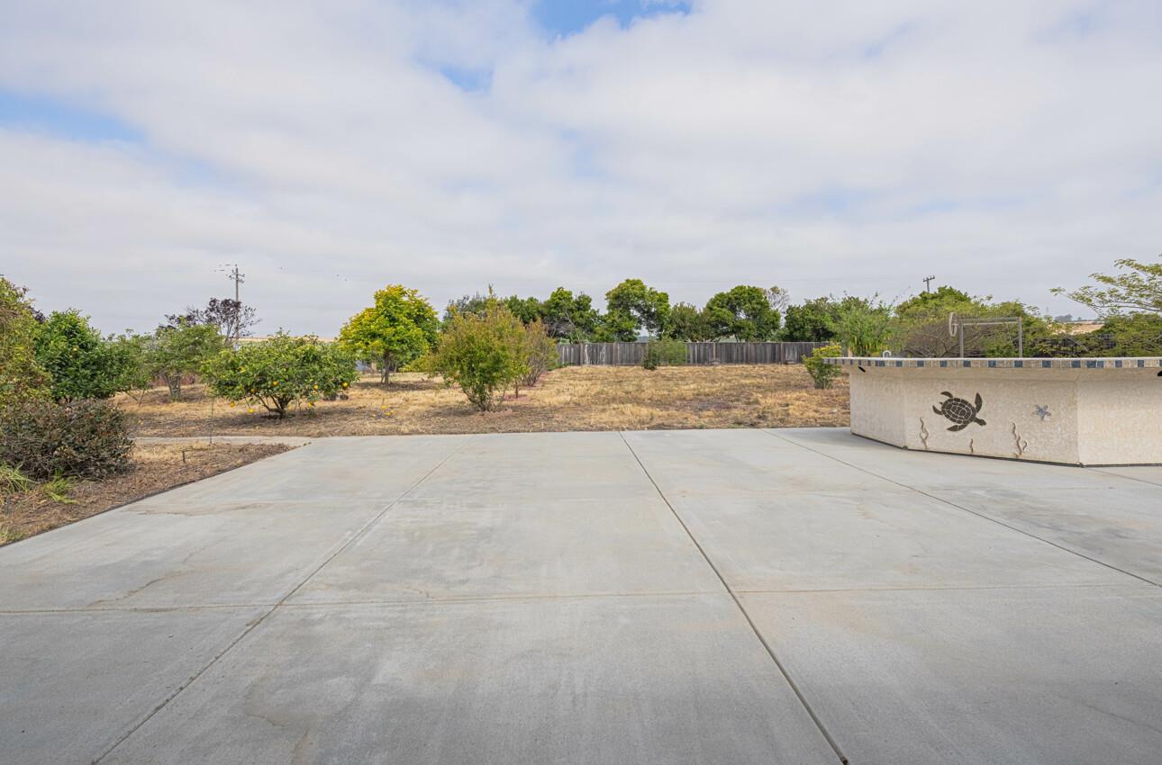 Detail Gallery Image 51 of 61 For 21220 Valle San Juan Dr, Salinas,  CA 93907 - 3 Beds | 3 Baths