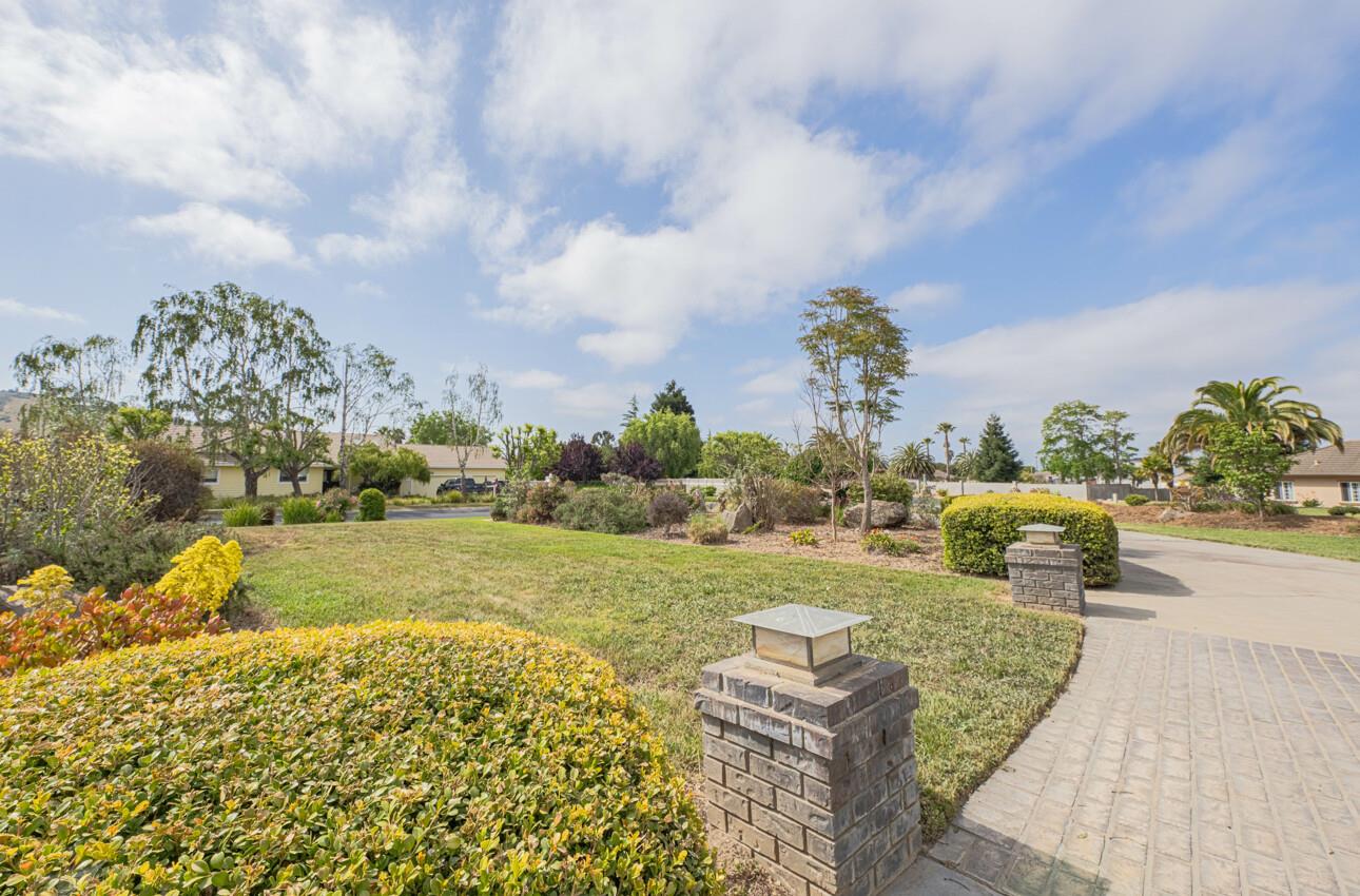 Detail Gallery Image 54 of 61 For 21220 Valle San Juan Dr, Salinas,  CA 93907 - 3 Beds | 3 Baths
