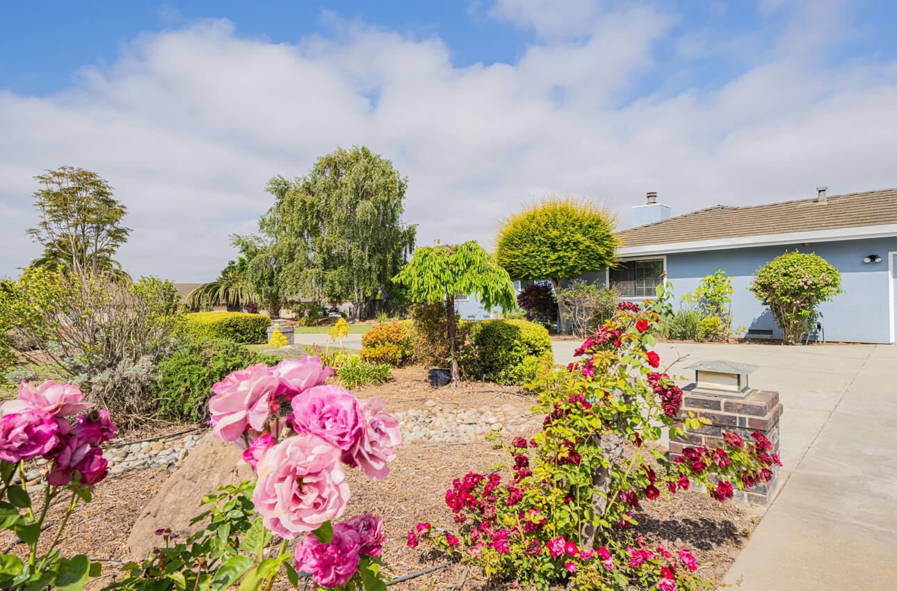 Detail Gallery Image 58 of 61 For 21220 Valle San Juan Dr, Salinas,  CA 93907 - 3 Beds | 3 Baths