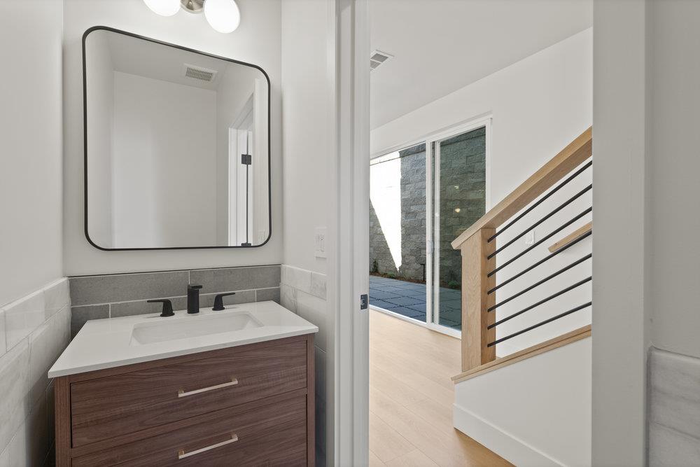 Detail Gallery Image 18 of 26 For 213 Fairmount Ave, Santa Cruz,  CA 95062 - 4 Beds | 2/1 Baths
