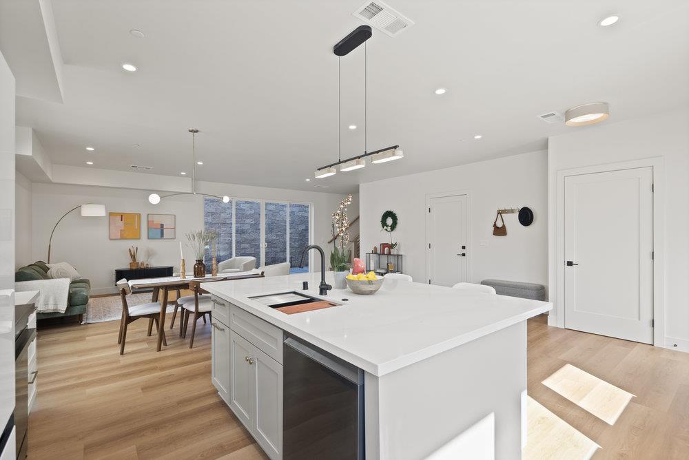 Detail Gallery Image 7 of 26 For 213 Fairmount Ave, Santa Cruz,  CA 95062 - 4 Beds | 2/1 Baths