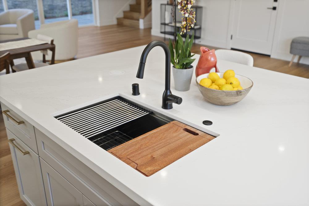 Detail Gallery Image 8 of 26 For 213 Fairmount Ave, Santa Cruz,  CA 95062 - 4 Beds | 2/1 Baths