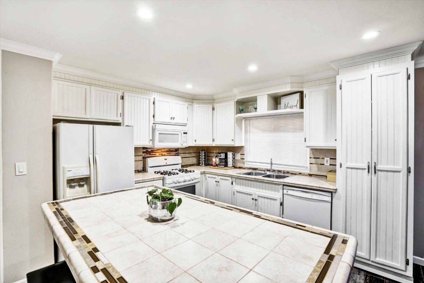 Detail Gallery Image 8 of 18 For 15820 S Harlan Rd #22,  Lathrop,  CA 95330 - 4 Beds | 2 Baths