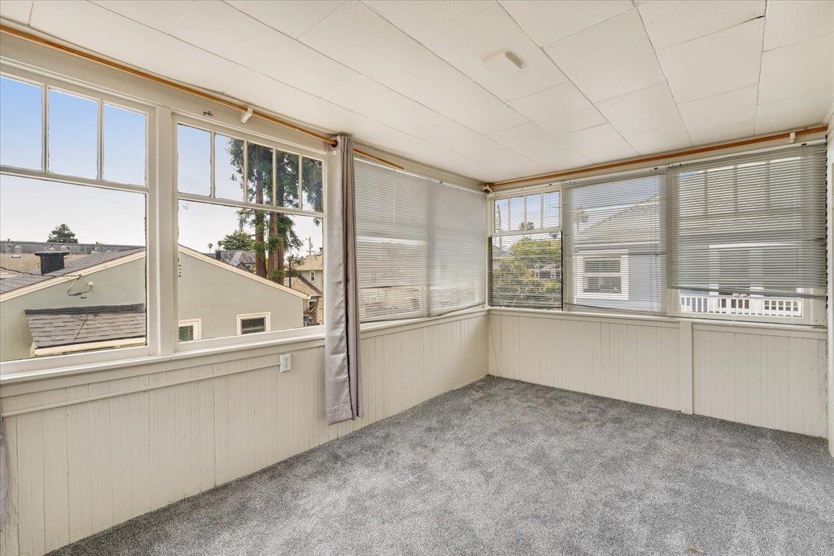 Detail Gallery Image 22 of 32 For 412- 412.5 Broadway, Santa Cruz,  CA 95060 - 3 Beds | 1 Baths