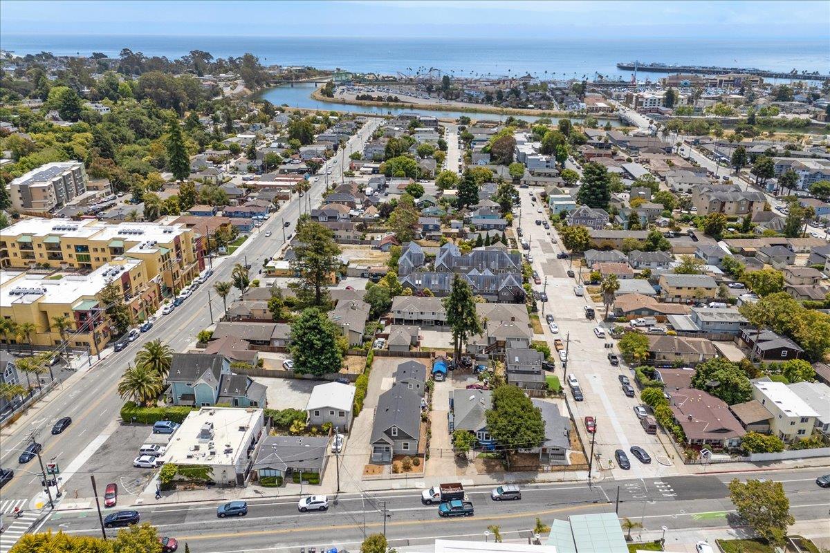 Detail Gallery Image 32 of 32 For 412- 412.5 Broadway, Santa Cruz,  CA 95060 - 3 Beds | 1 Baths