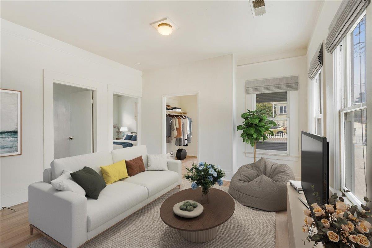 Detail Gallery Image 6 of 32 For 412- 412.5 Broadway, Santa Cruz,  CA 95060 - 3 Beds | 1 Baths
