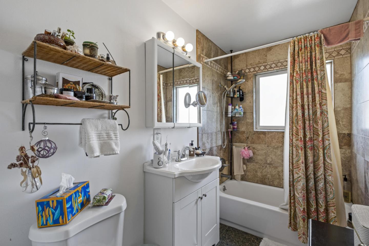 Detail Gallery Image 9 of 10 For 215 Avery Ln, Los Gatos,  CA 95032 - – Beds | – Baths