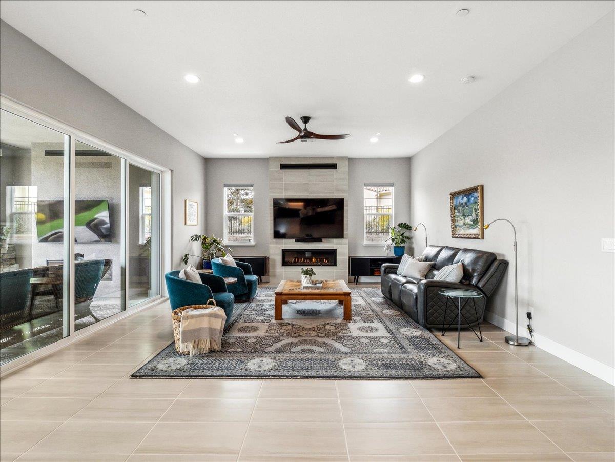 Detail Gallery Image 12 of 56 For 1767 Fairway Ct, Seaside,  CA 93955 - 4 Beds | 4/1 Baths