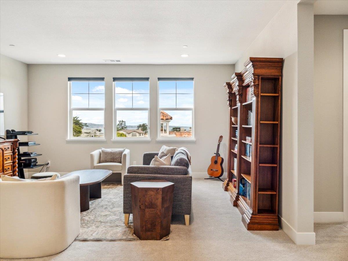 Detail Gallery Image 27 of 56 For 1767 Fairway Ct, Seaside,  CA 93955 - 4 Beds | 4/1 Baths
