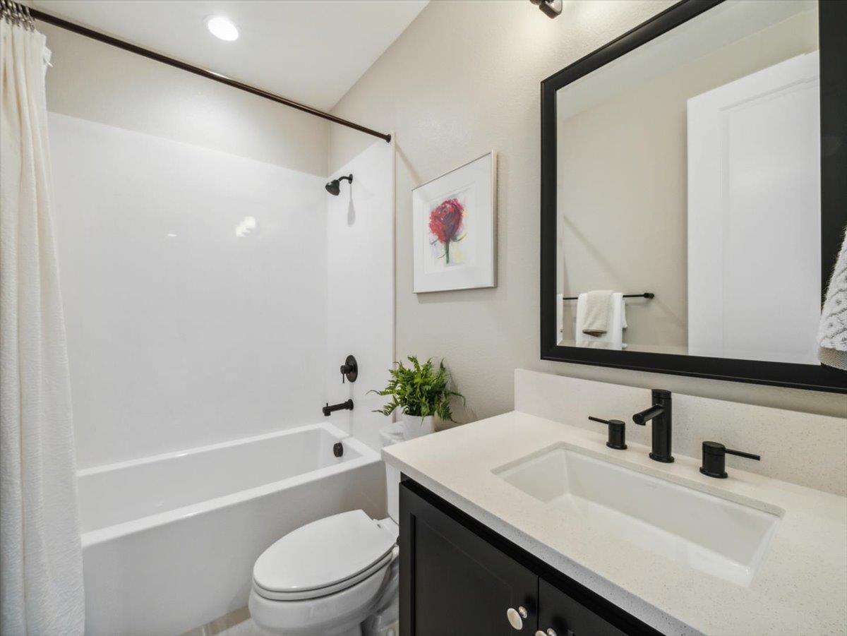 Detail Gallery Image 31 of 56 For 1767 Fairway Ct, Seaside,  CA 93955 - 4 Beds | 4/1 Baths