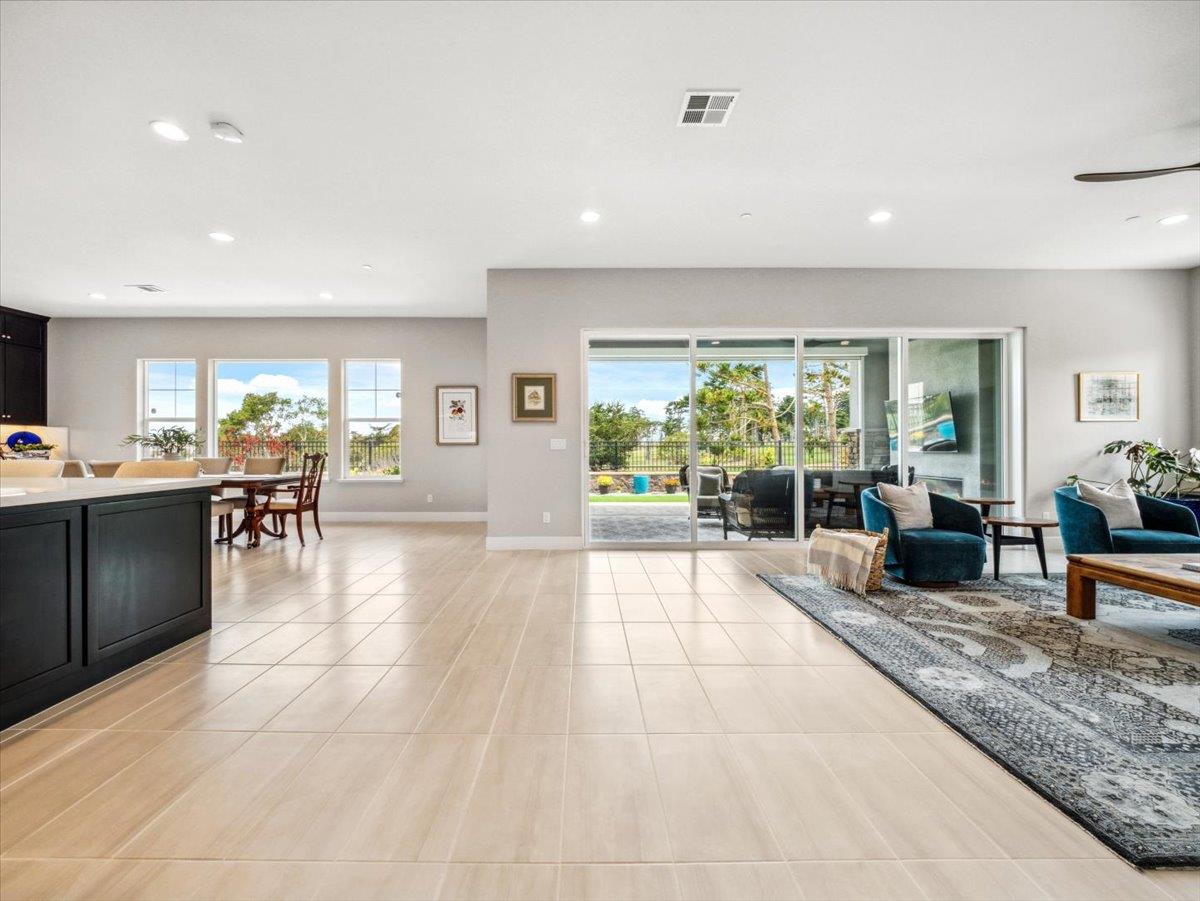 Detail Gallery Image 5 of 56 For 1767 Fairway Ct, Seaside,  CA 93955 - 4 Beds | 4/1 Baths
