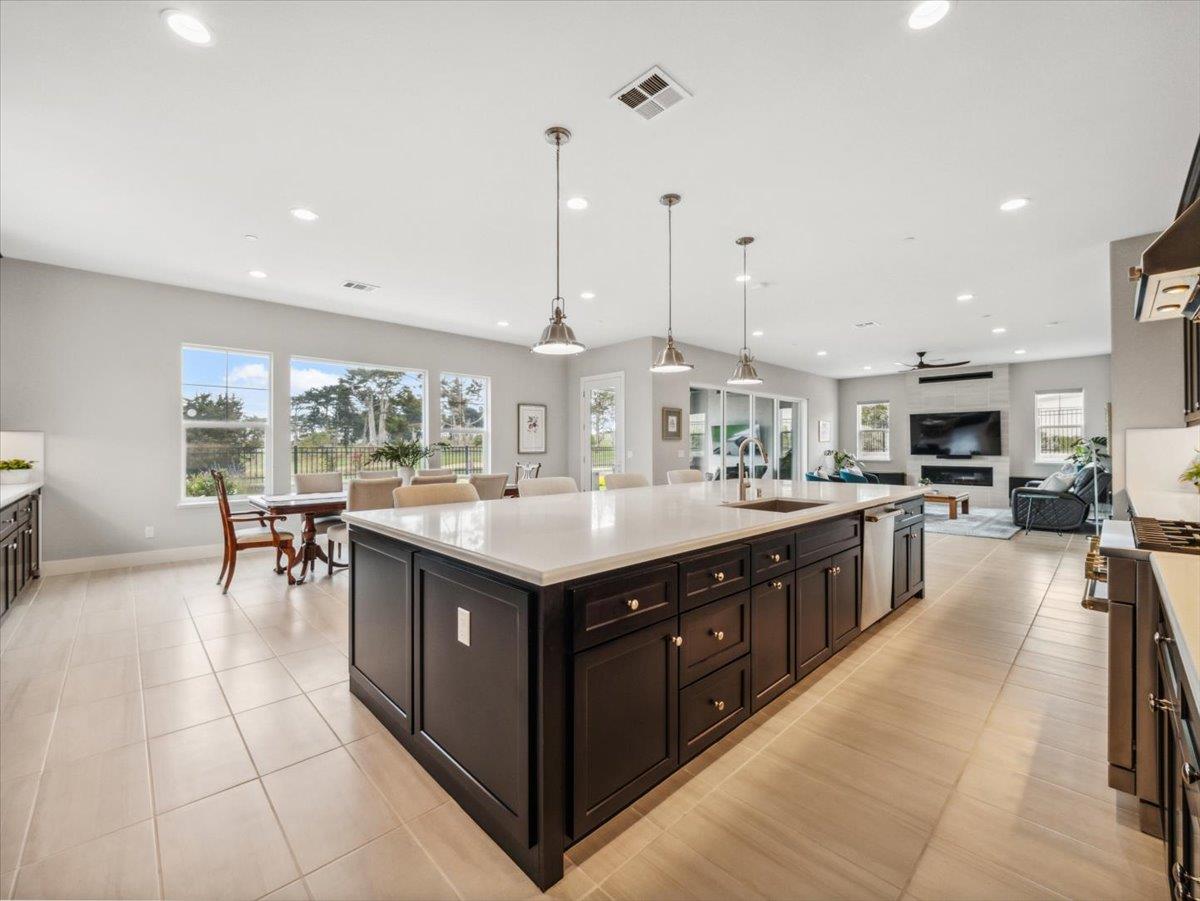 Detail Gallery Image 6 of 56 For 1767 Fairway Ct, Seaside,  CA 93955 - 4 Beds | 4/1 Baths